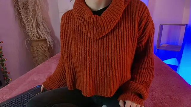 Snapshot of Katy_Van chatting on 10-17-25, 09:17 Katy Van online show from 10-17-25, 09:17