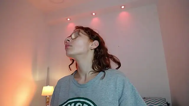 Snapshot of Katy_Van chatting on 11-20-25, 08:41 Katy Van online show from 11-20-25, 08:41