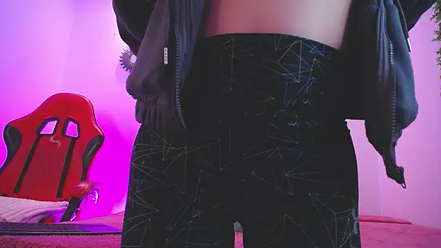 Snapshot of Katy_Van chatting on 11-22-25, 08:52 Katy Van online show from 11-22-25, 08:52