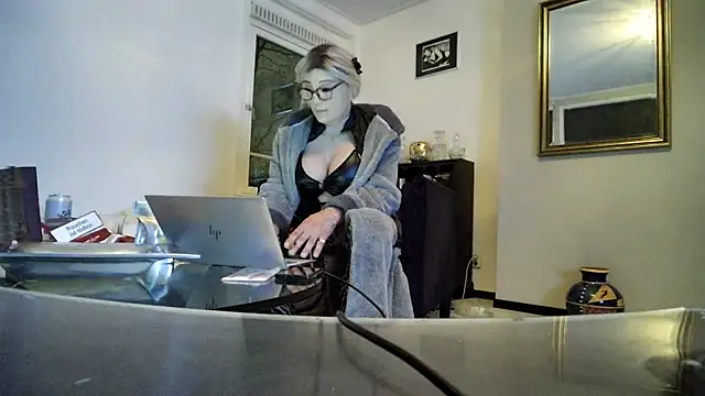 CharlotteVixxens online show from 03-25-26, 11:00