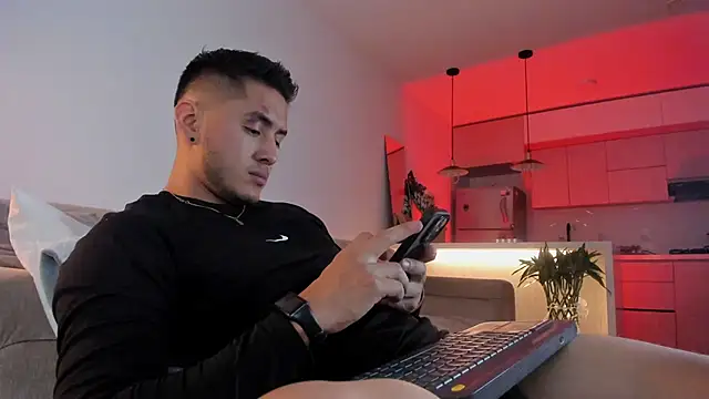 Snapshot of Chriskyle_ chatting on 12-08-24, 12:07 Chriskyle  online show from 12-08-24, 12:07