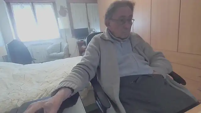 Snapshot of papillonhotofficial chatting on 03-02-25, 10:03 papillonhotofficial online show from 03-02-25, 10:03