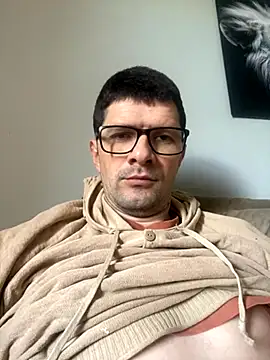 Snapshot of Juliano2289 chatting on 09-25-25, 04:00 Juliano2289 online show from 09-25-25, 04:00