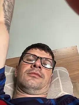 Snapshot of Juliano2289 chatting on 04-09-26, 04:34 Juliano2289 online show from 04-09-26, 04:34