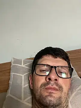 Snapshot of Juliano2289 chatting on 04-13-26, 04:56 Juliano2289 online show from 04-13-26, 04:56