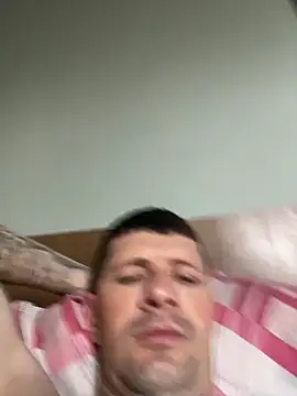 Snapshot of Juliano2289 chatting on 04-15-26, 06:26 Juliano2289 online show from 04-15-26, 06:26