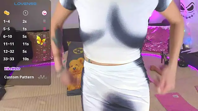 AlexaStoun online show from 10-26-25, 02:23