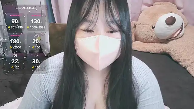 yuinyan3150 online show from 11-23-25, 09:25