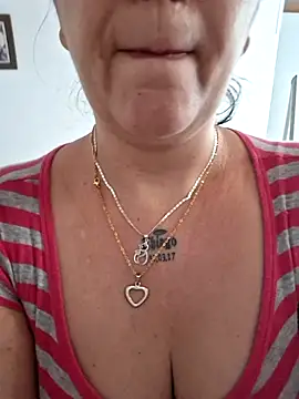 Snapshot of Gimena41 chatting on 09-11-25, 03:45 Gimena41 online show from 09-11-25, 03:45