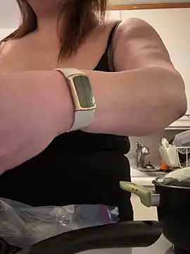 Snapshot of asianmama888 chatting on 02-12-25, 10:37 asianmama888 online show from 02-12-25, 10:37