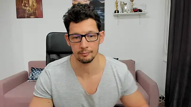 Snapshot of BrutusK08 chatting on 01-06-25, 11:40 BrutusK08 online show from 01-06-25, 11:40