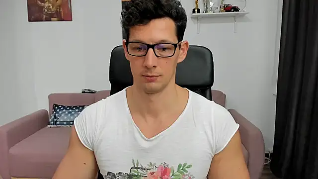 Snapshot of BrutusK08 chatting on 01-09-25, 11:03 BrutusK08 online show from 01-09-25, 11:03