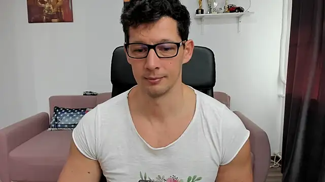 Snapshot of BrutusK08 chatting on 01-10-25, 08:29 BrutusK08 online show from 01-10-25, 08:29