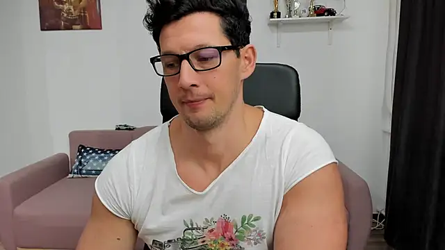 Snapshot of BrutusK08 chatting on 01-13-25, 09:52 BrutusK08 online show from 01-13-25, 09:52