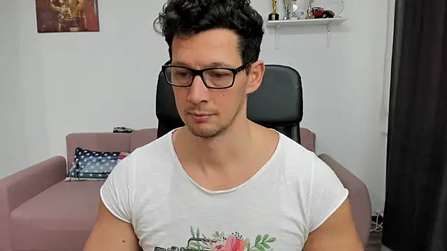 Snapshot of BrutusK08 chatting on 01-14-25, 09:45 BrutusK08 online show from 01-14-25, 09:45