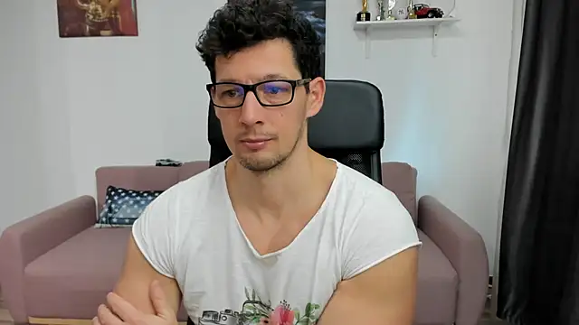 Snapshot of BrutusK08 chatting on 01-16-25, 09:48 BrutusK08 online show from 01-16-25, 09:48