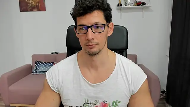 Snapshot of BrutusK08 chatting on 01-16-25, 12:53 BrutusK08 online show from 01-16-25, 12:53