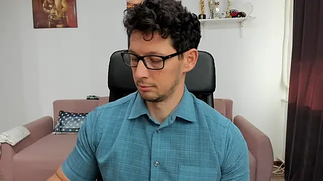 Snapshot of BrutusK08 chatting on 01-18-25, 08:52 BrutusK08 online show from 01-18-25, 08:52