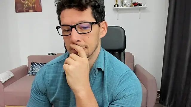 Snapshot of BrutusK08 chatting on 01-21-25, 07:26 BrutusK08 online show from 01-21-25, 07:26