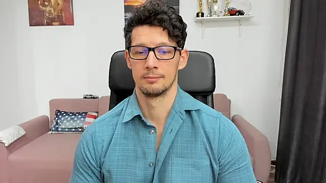 Snapshot of BrutusK08 chatting on 01-21-25, 10:30 BrutusK08 online show from 01-21-25, 10:30