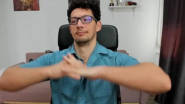 Snapshot of BrutusK08 chatting on 01-23-25, 08:36 BrutusK08 online show from 01-23-25, 08:36