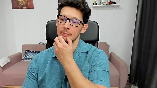 Snapshot of BrutusK08 chatting on 01-23-25, 02:39 BrutusK08 online show from 01-23-25, 02:39