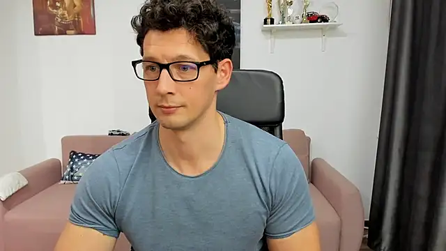 Snapshot of BrutusK08 chatting on 01-27-25, 04:01 BrutusK08 online show from 01-27-25, 04:01