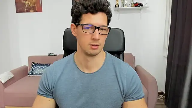 Snapshot of BrutusK08 chatting on 01-29-25, 09:23 BrutusK08 online show from 01-29-25, 09:23