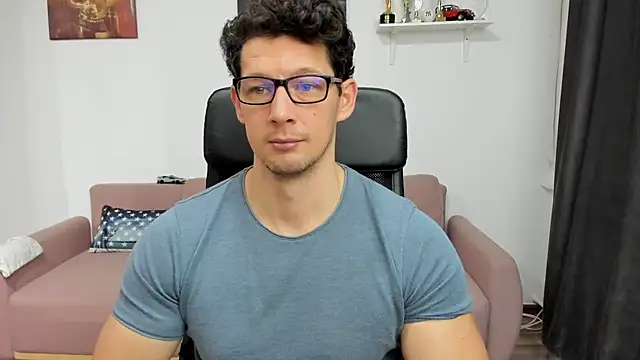 Snapshot of BrutusK08 chatting on 01-31-25, 06:02 BrutusK08 online show from 01-31-25, 06:02