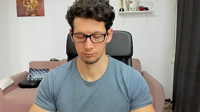 Snapshot of BrutusK08 chatting on 02-01-25, 07:26 BrutusK08 online show from 02-01-25, 07:26