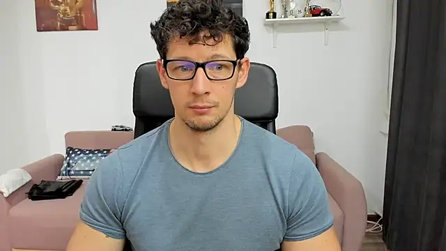 Snapshot of BrutusK08 chatting on 02-03-25, 08:13 BrutusK08 online show from 02-03-25, 08:13