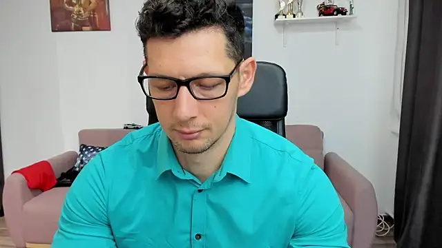 Snapshot of BrutusK08 chatting on 02-14-25, 06:56 BrutusK08 online show from 02-14-25, 06:56