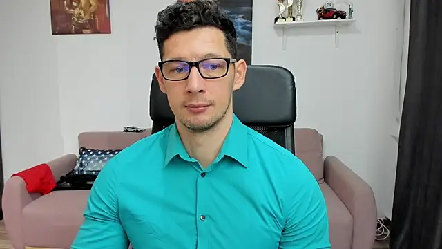 Snapshot of BrutusK08 chatting on 02-15-25, 06:55 BrutusK08 online show from 02-15-25, 06:55