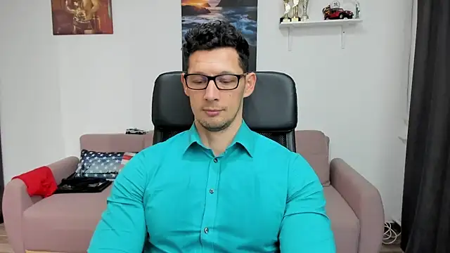 Snapshot of BrutusK08 chatting on 02-15-25, 01:05 BrutusK08 online show from 02-15-25, 01:05