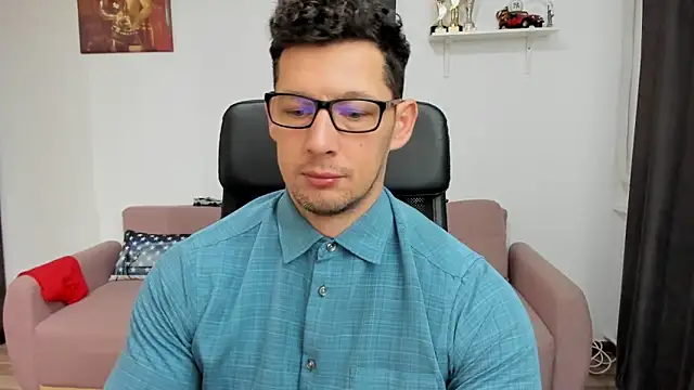 Snapshot of BrutusK08 chatting on 02-16-25, 07:37 BrutusK08 online show from 02-16-25, 07:37