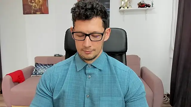 Snapshot of BrutusK08 chatting on 02-18-25, 09:54 BrutusK08 online show from 02-18-25, 09:54