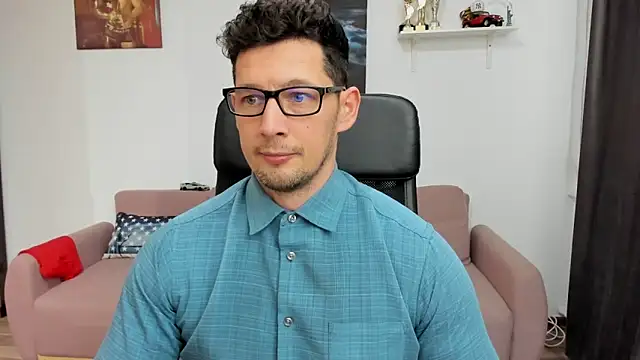 Snapshot of BrutusK08 chatting on 02-18-25, 01:00 BrutusK08 online show from 02-18-25, 01:00