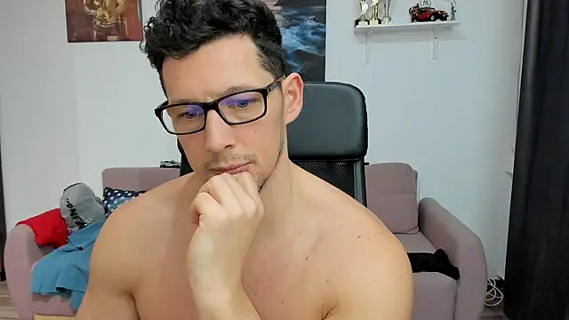 Snapshot of BrutusK08 chatting on 02-18-25, 04:05 BrutusK08 online show from 02-18-25, 04:05