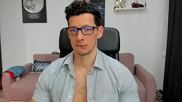 Snapshot of BrutusK08 chatting on 03-07-25, 02:01 BrutusK08 online show from 03-07-25, 02:01