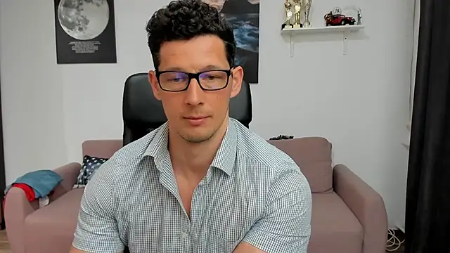 Snapshot of BrutusK08 chatting on 03-07-25, 05:06 BrutusK08 online show from 03-07-25, 05:06