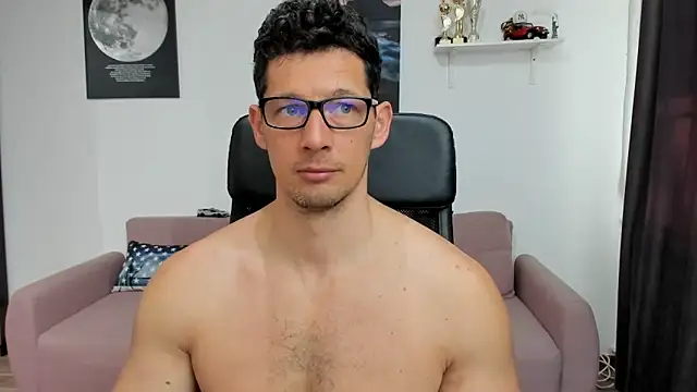 Snapshot of BrutusK08 chatting on 03-10-25, 07:10 BrutusK08 online show from 03-10-25, 07:10