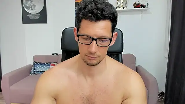 Snapshot of BrutusK08 chatting on 03-13-25, 02:01 BrutusK08 online show from 03-13-25, 02:01