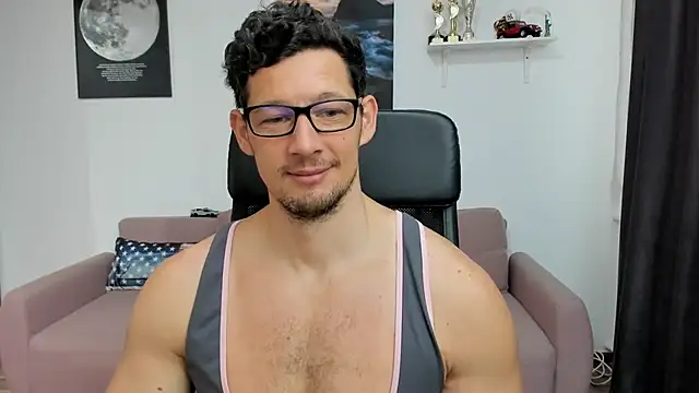 Snapshot of BrutusK08 chatting on 03-21-25, 08:39 BrutusK08 online show from 03-21-25, 08:39