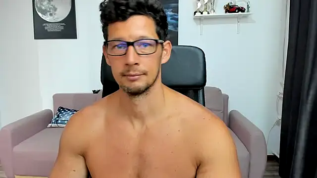 Snapshot of BrutusK08 chatting on 09-26-25, 07:45 BrutusK08 online show from 09-26-25, 07:45