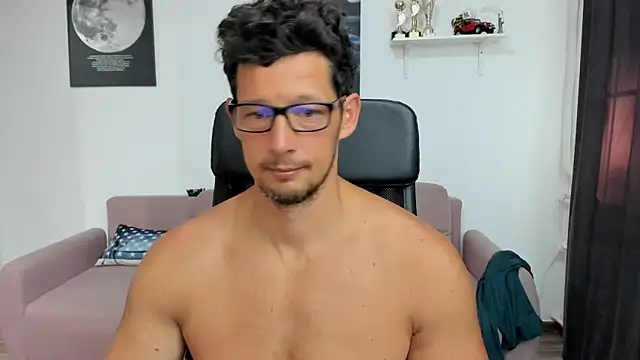 Snapshot of BrutusK08 chatting on 09-28-25, 06:19 BrutusK08 online show from 09-28-25, 06:19