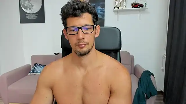 Snapshot of BrutusK08 chatting on 09-29-25, 05:45 BrutusK08 online show from 09-29-25, 05:45