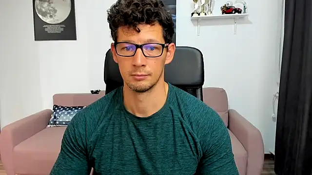 Snapshot of BrutusK08 chatting on 10-09-25, 06:11 BrutusK08 online show from 10-09-25, 06:11