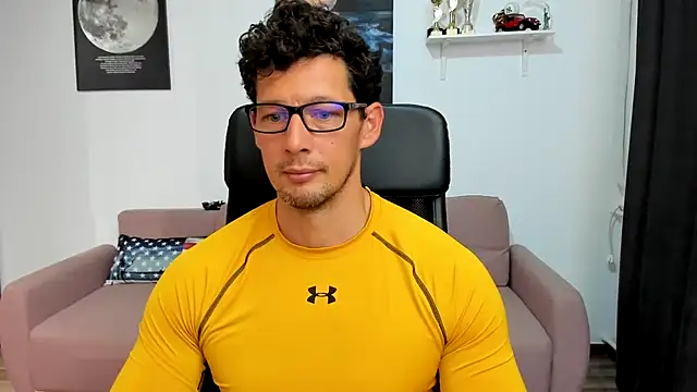 Snapshot of BrutusK08 chatting on 10-11-25, 06:23 BrutusK08 online show from 10-11-25, 06:23