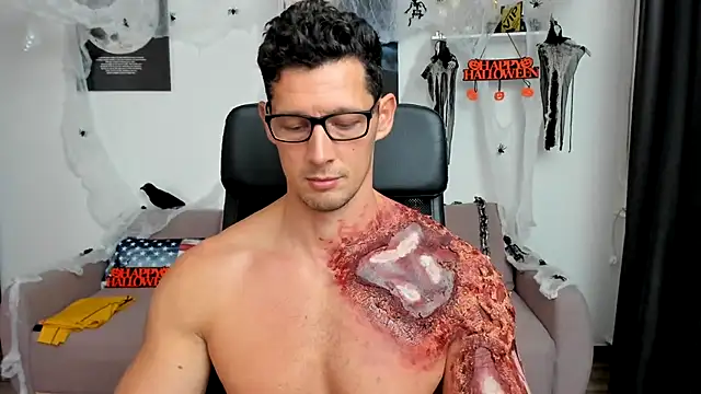 Snapshot of BrutusK08 chatting on 10-29-25, 09:05 BrutusK08 online show from 10-29-25, 09:05