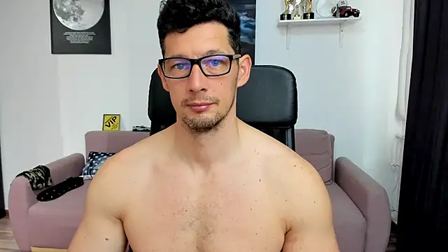 Snapshot of BrutusK08 chatting on 05-26-26, 05:03 BrutusK08 online show from 05-26-26, 05:03